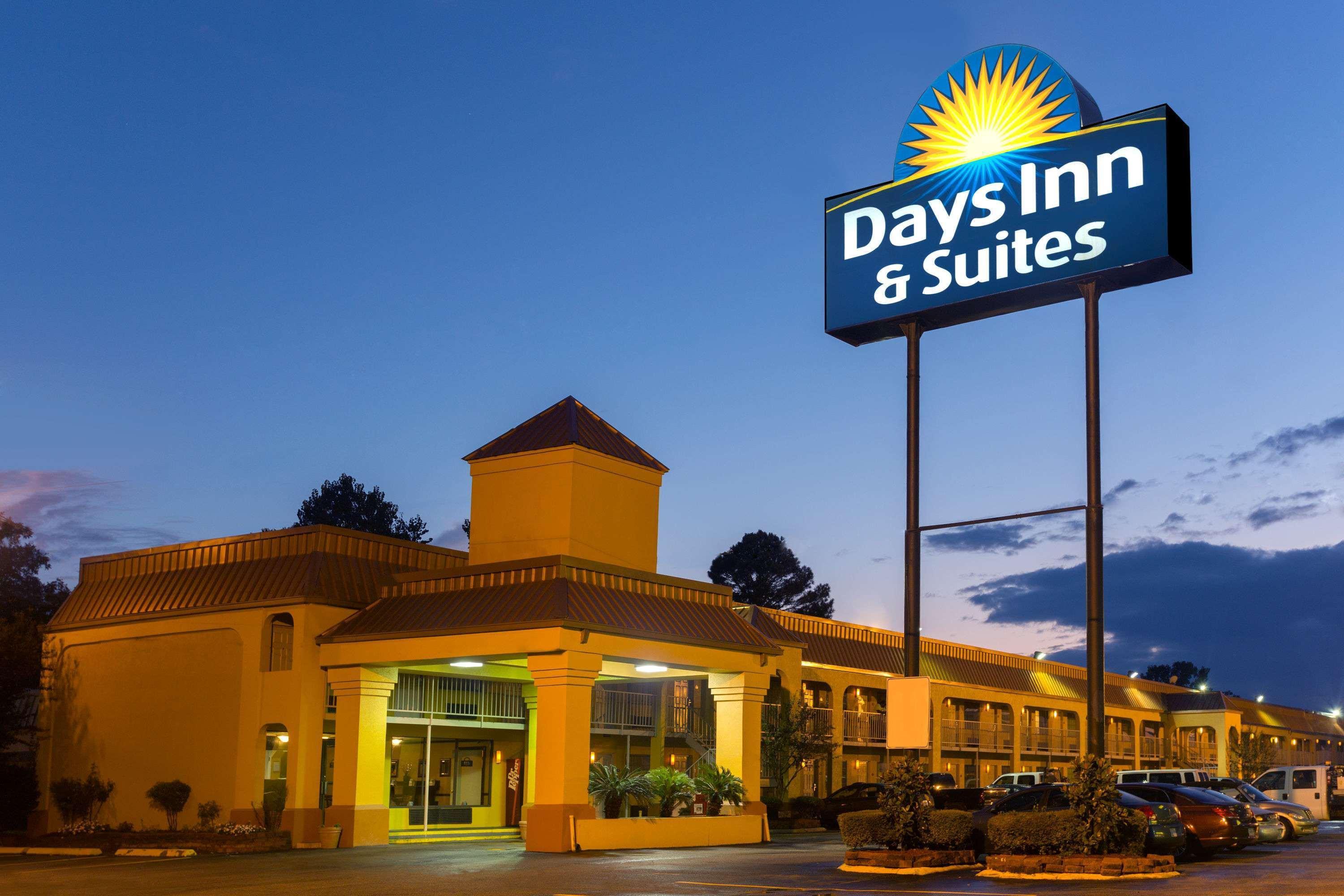 Days Inn & Suites by Wyndham Ridgeland